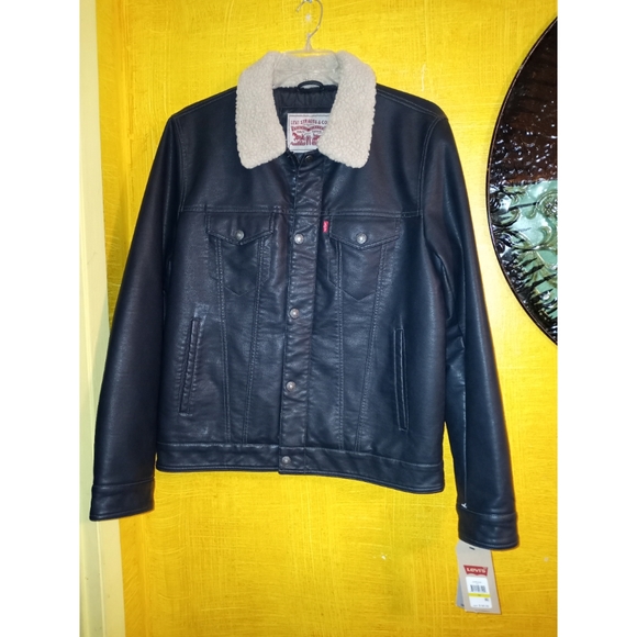 LEVI'S MEN FAUX LEATHER TRUCKER JACKET - Picture 6 of 10